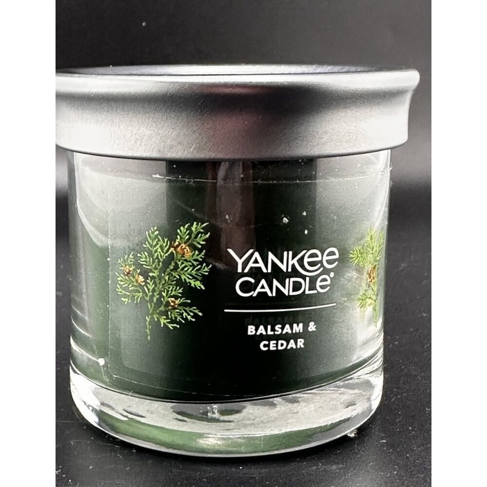 Yankee Candle Balsam and Cedar 4.3 oz Small Tumbler Lid Base Christmas Scent‎